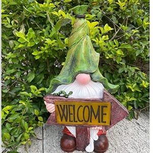 Garden Gnome Statue, Resin Gnome Figurine with Solar LED Lights